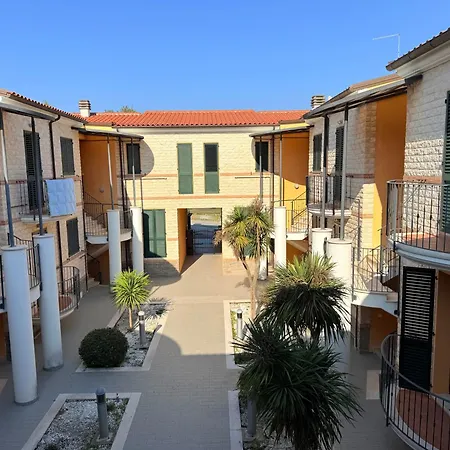 Ai Due Olmi - Sirolo, Delizioso Trilocale Con Terrazzino 시롤로